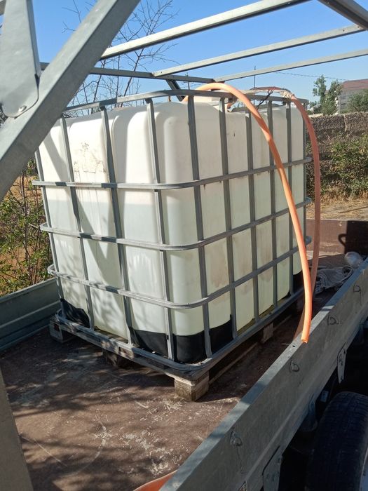 Продам ёмкость 1одна тонна целые