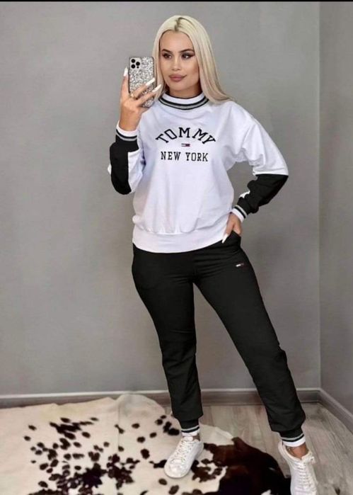 Дамски спортни екипи