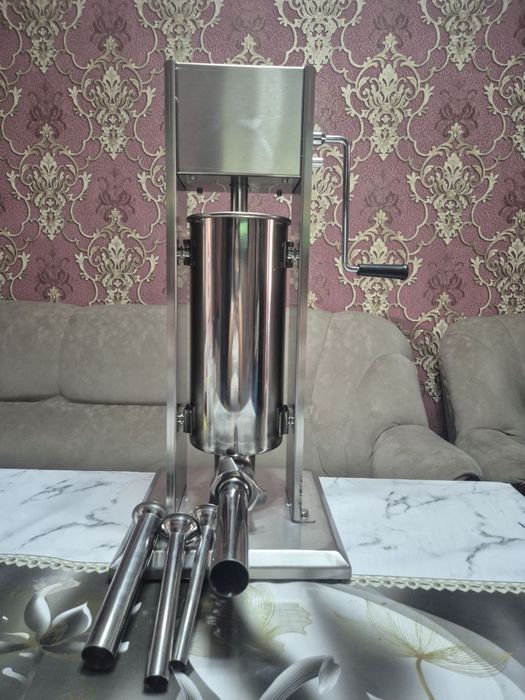 Колбасный шприц.  5 литрли.