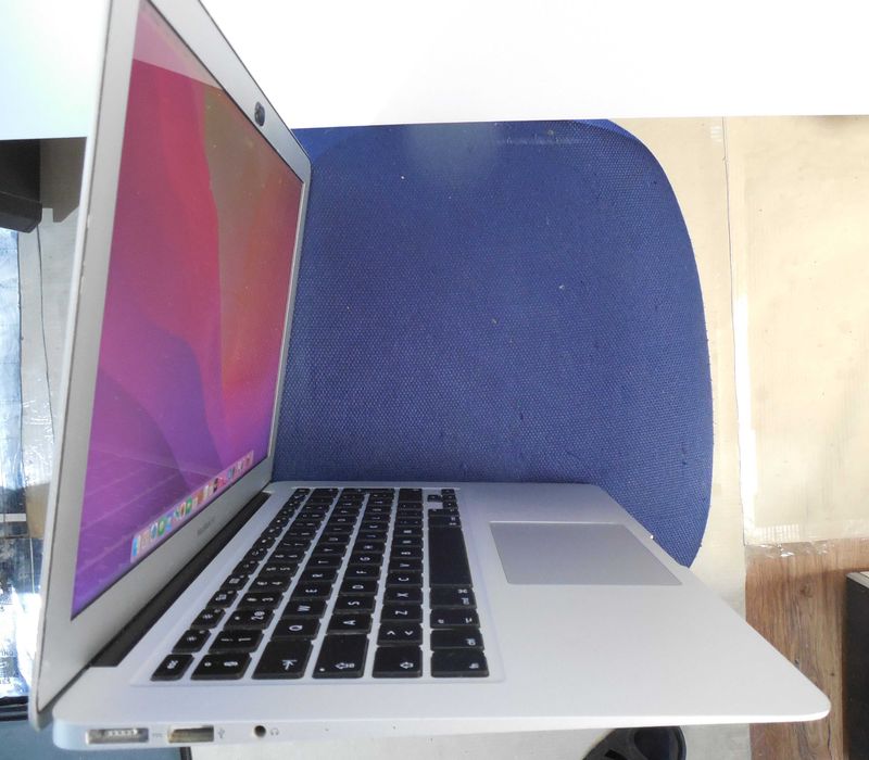 Vand laptop MacBook Air 2015 display 13,3 inch