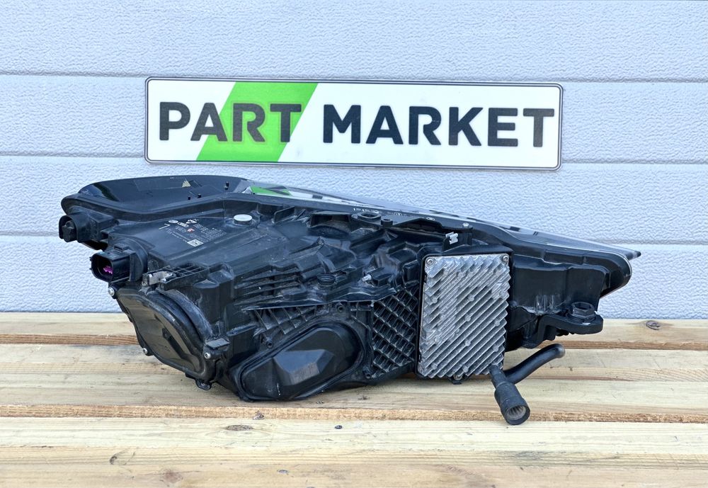 Ляв фар AUDI A7 C8 MATRIX 4K8941035F