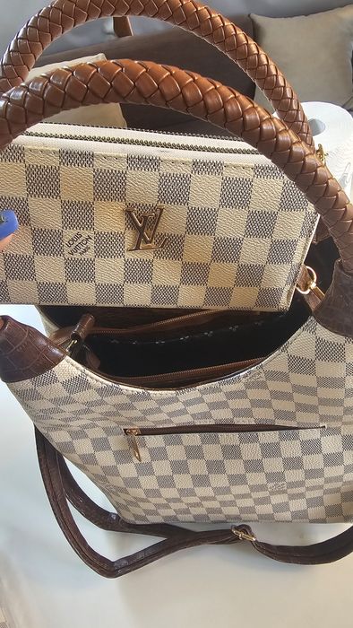 Geantă de damă cu portofel nouă fără eticheta