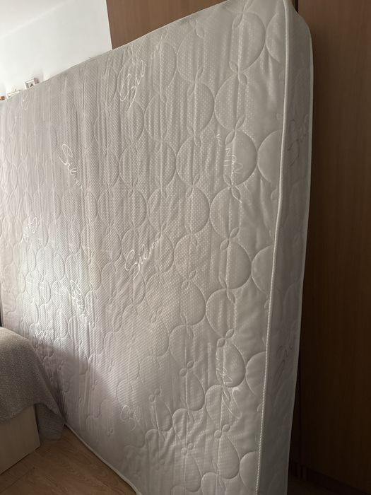 Продам матрас в хорошем состоянии
