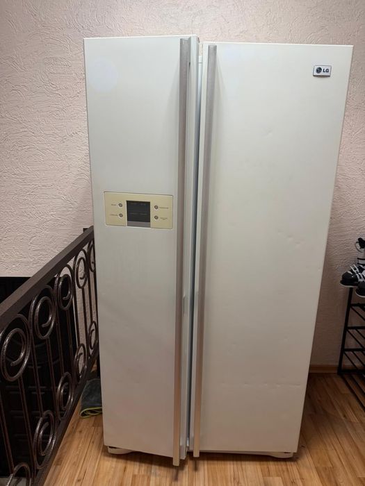 Продам холодильник LG