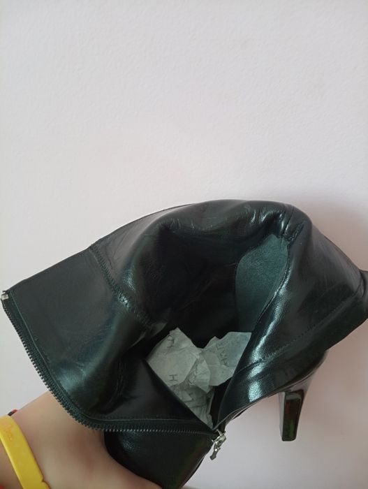 СРОЧНО Продам кожаные сапожки новые