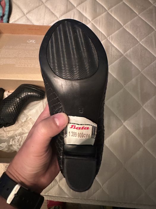 Кожаные туфли Bata 36