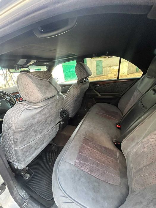 Mercedes benz E 320 W 210