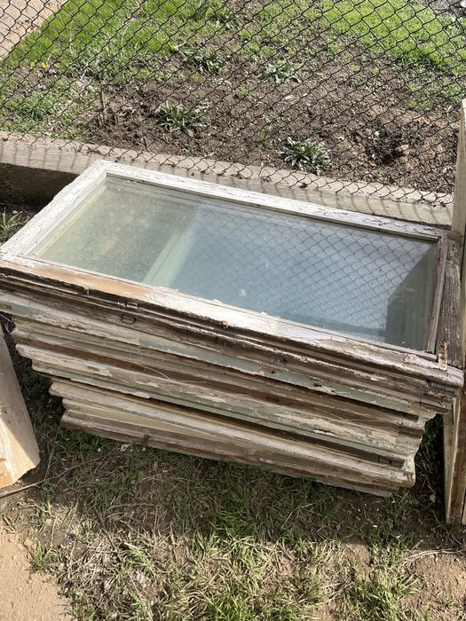 Продам оконные рамы/окна