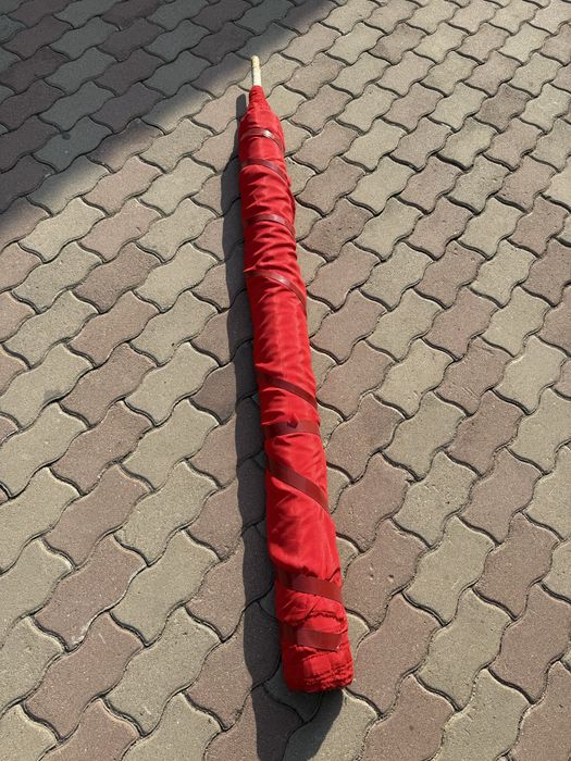 Продам красную ткань рулон