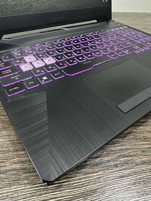 мощный Asus Tuf Gaming 8-ядерный, i5 ноутбук, 1650 TI 4gb