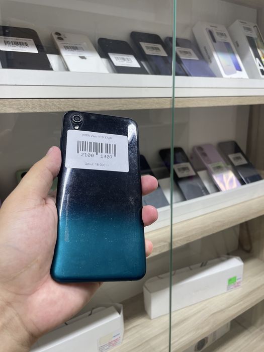 Телефон  Vivo Y19