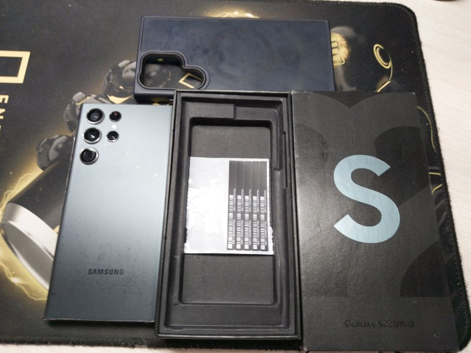Продам Samsung S22 Ultra 12/512