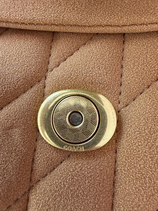 Кафява дамска чанта Coach