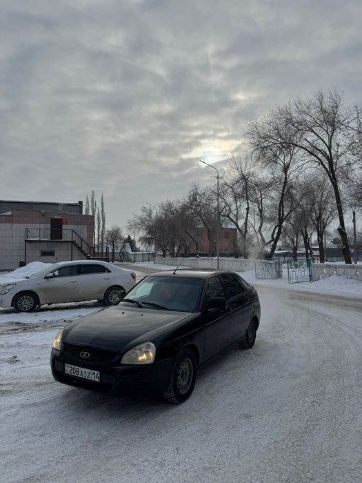 Продам.   2 приору вхорошем состояние