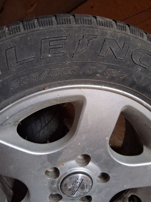 Vand doua modele de jante,R15, unele 5x112 si unele 5x110