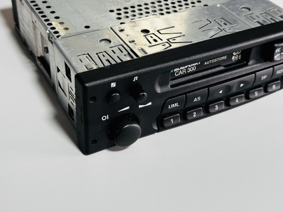Radio-Casetofon auto cu casetă BLAUPUNKT car 300,FM/AM,impecabil