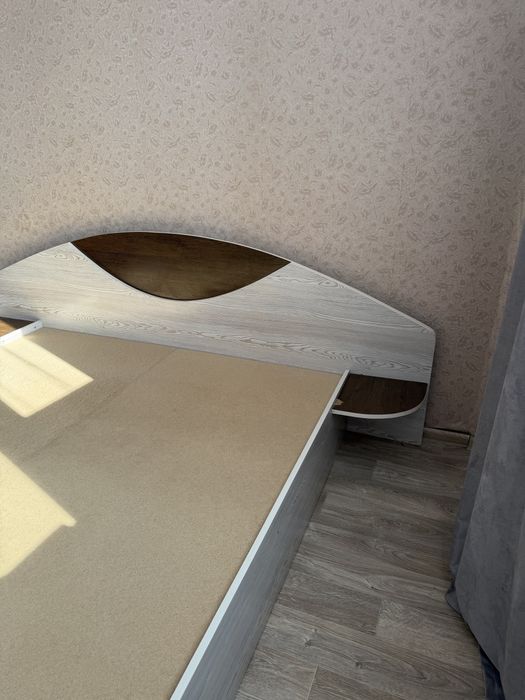 Продам кровать с матрасом