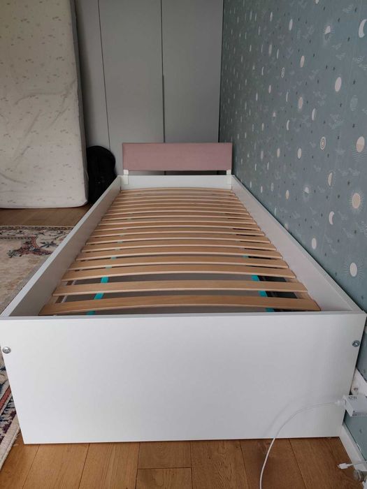 Модерно единично легло 90х200 с ракла + подматрачна рамка