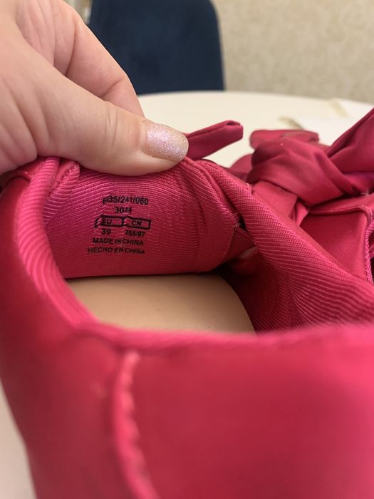 Sneakers / adidași / pantofi