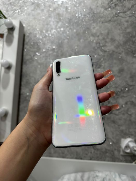 Продам samsung A50