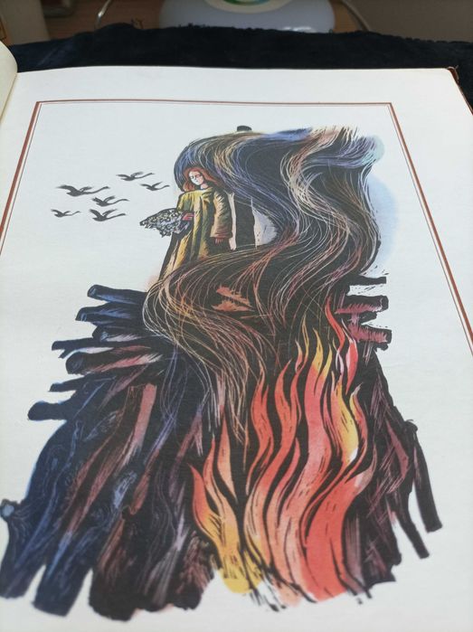 Антикварна книга приказки Братя Грим 1962 г.