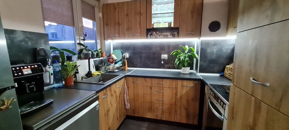 Продава се Тристаен апартамент в Луковит - 109 кв.м за 702 €/кв.м - Снимка #2