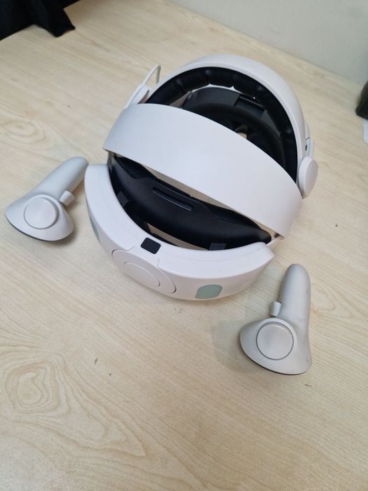 Продам oculus quest 3