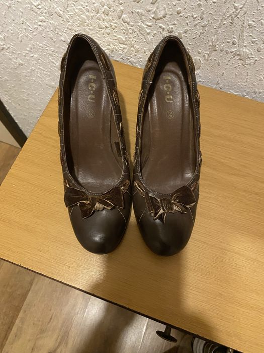 Дамски обувки с висок ток