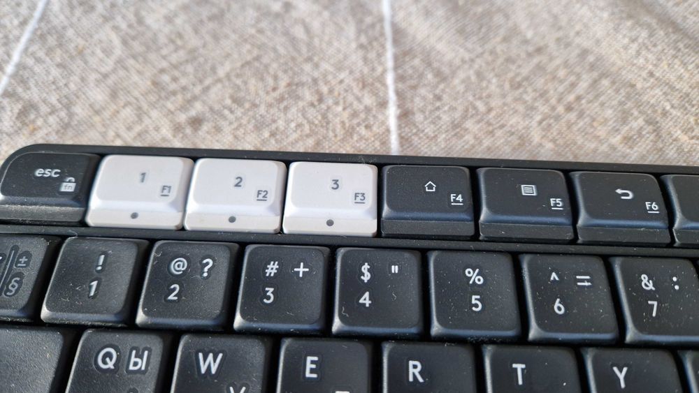 Клавиатура Logitech K375