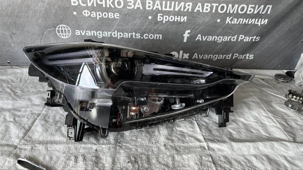3 броя десен и 1 брой ляв фар Mazda CX-5 2017-