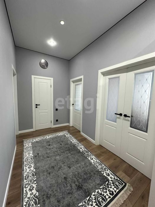 Продам 2 комн. кв. 20 мкр.