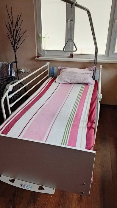 Болнично легло електрическо в отлично състояние