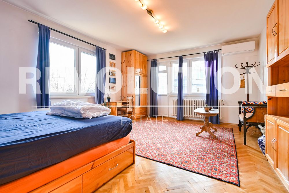 Дава се под наем Тристаен апартамент в София, Център - 135 кв.м за 1100 € - Снимка #12