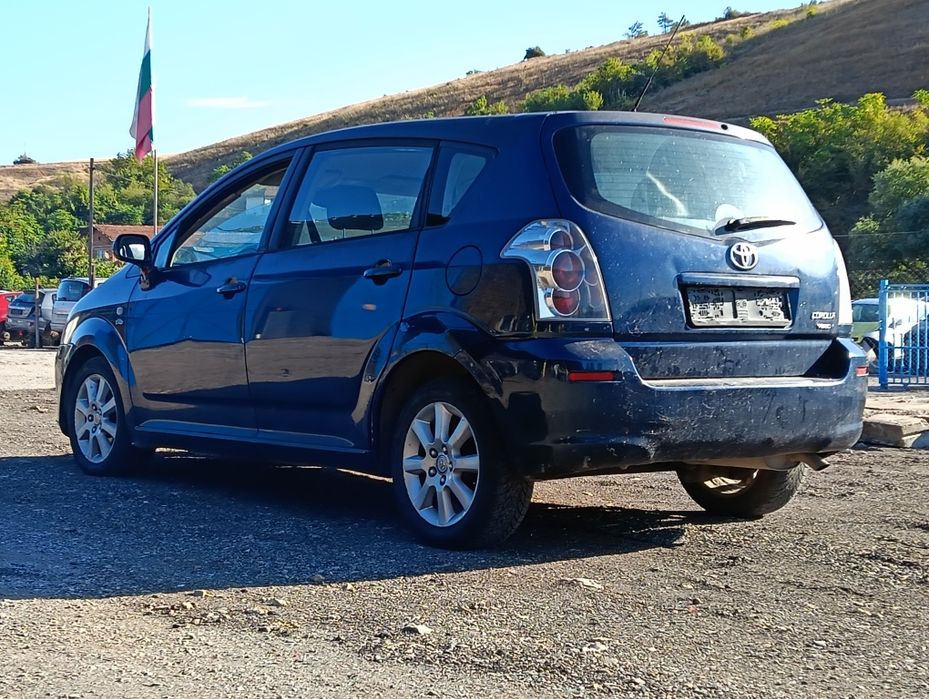 Toyota Corolla Verso / 2004г. / НА ЧАСТИ / 2.0 D4D 116кс.