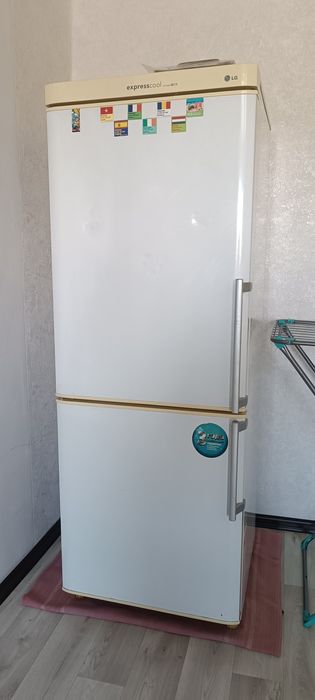 Продам холодильник