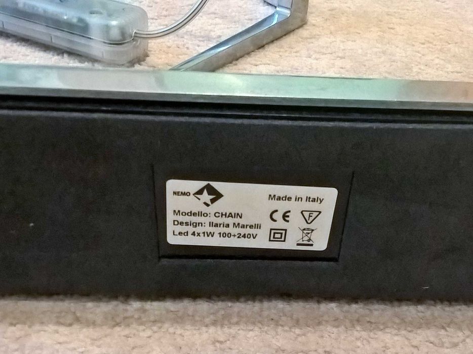 Ilaria Marelli lampa de birou LED model Chain spatial design Italia