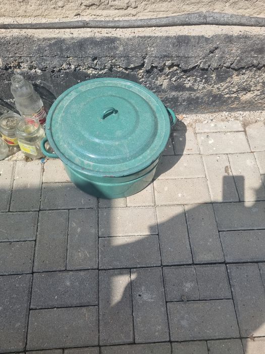 Большая кастрюля СРОЧНО продам