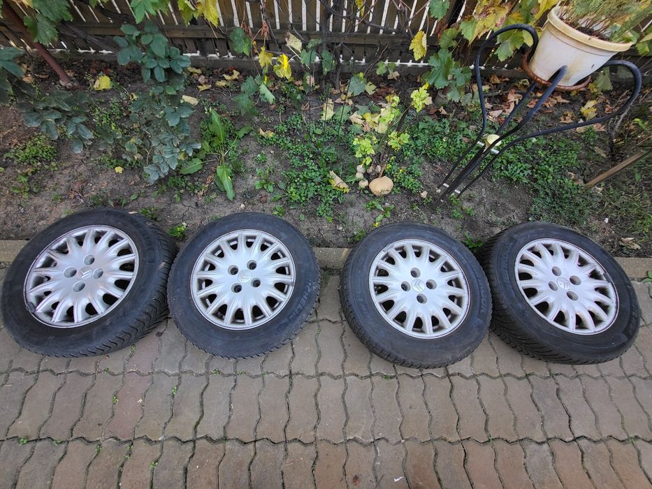 Set 4 Jante R15 + Cauciucuri Iarnă – Stare Bună
