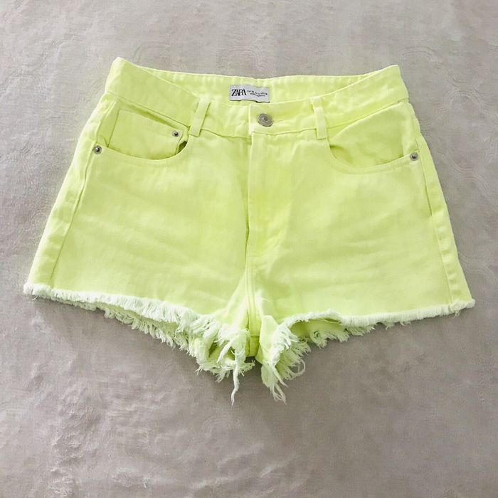 Pantaloni scurti Zara verde neon