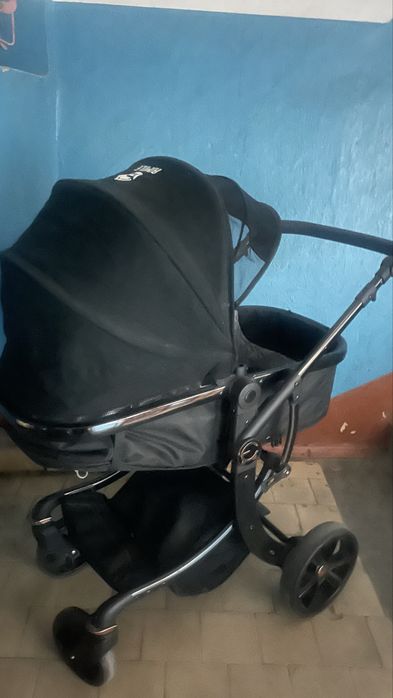 Коляску детскую продам срочно!