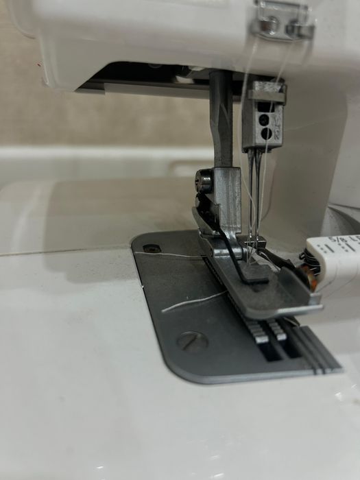 Продам швейную машинку