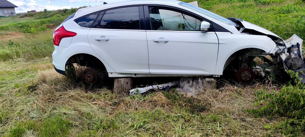 Dezmembrez Ford Focus3