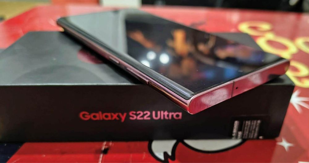 Vand/schimb samsung S22 ultra ,256gb