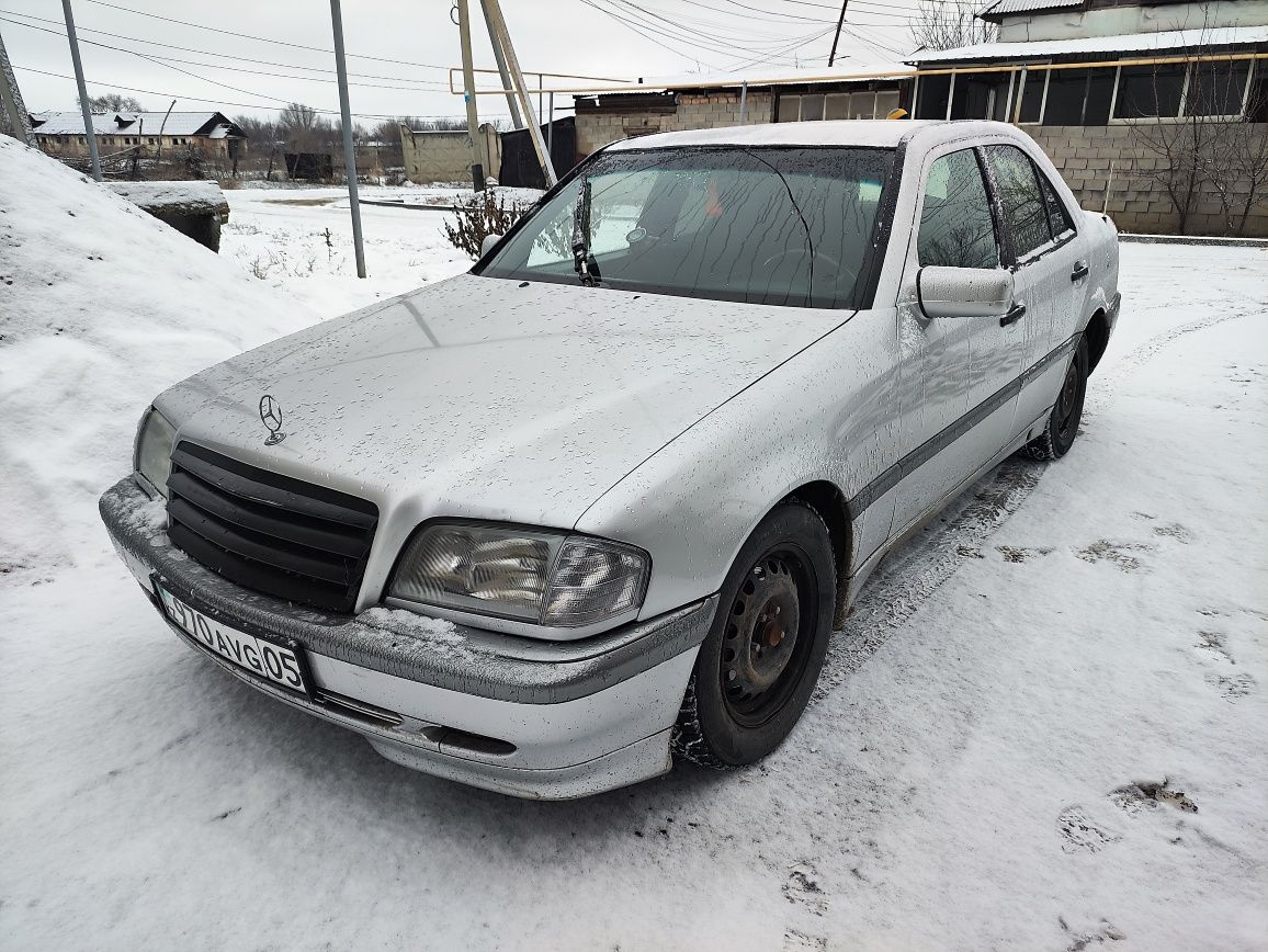 Автомобили Mercedes-Benz C 180 в Казахстане