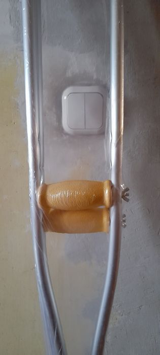 Костыли подмышечные с противоскользящим устройством