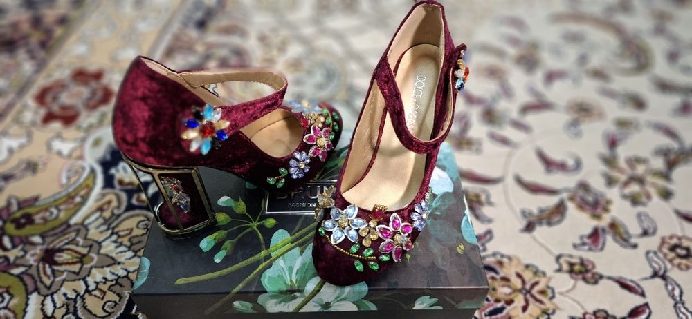 Женские туфли в идеальном состоянии Ayollar tufligi ideal xolatda