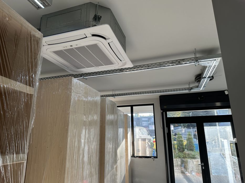 Касетъчен климатик Gree, 42000 BTU — комплект (вътрешно + външно тяло)