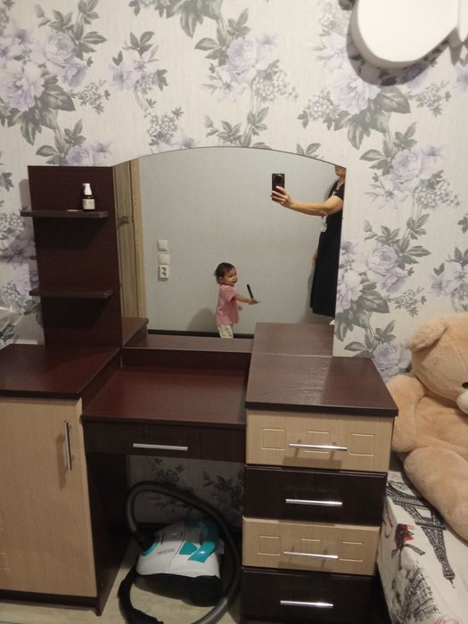 Продам  камод для спальни.