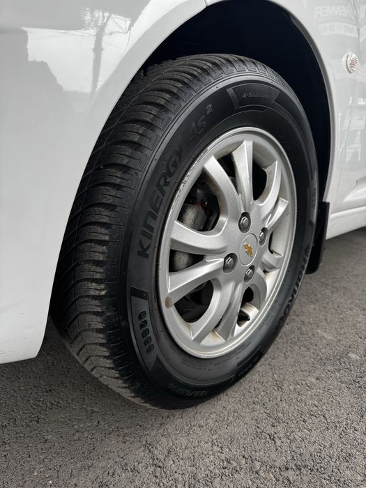 СРОЧНА прадаётся Спарк А.Т