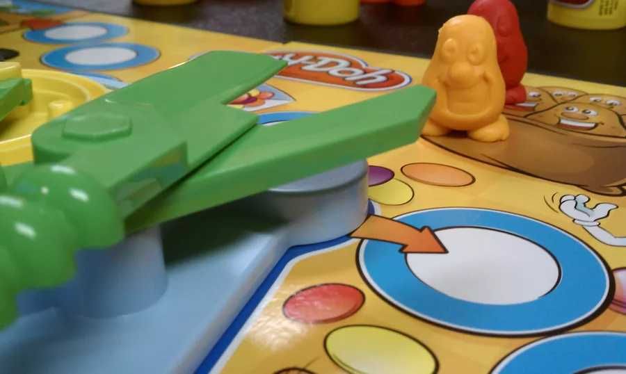 Play-Doh Hasbro Smashed Potatoes joc de societate copii board game